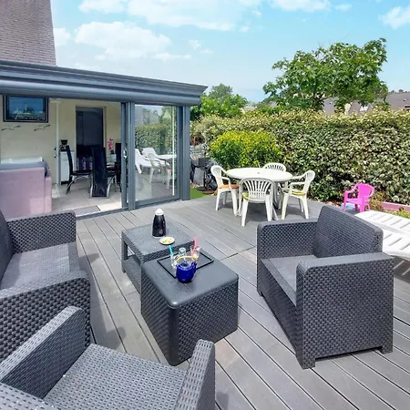 3 Bedroom Gorgeous In Hébergement de vacances *