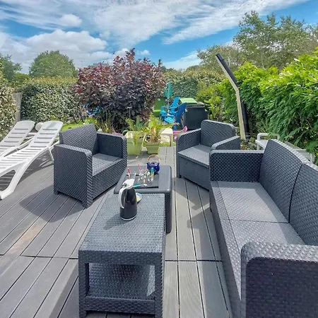 3 Bedroom Gorgeous In Hébergement de vacances Batz-sur-Mer